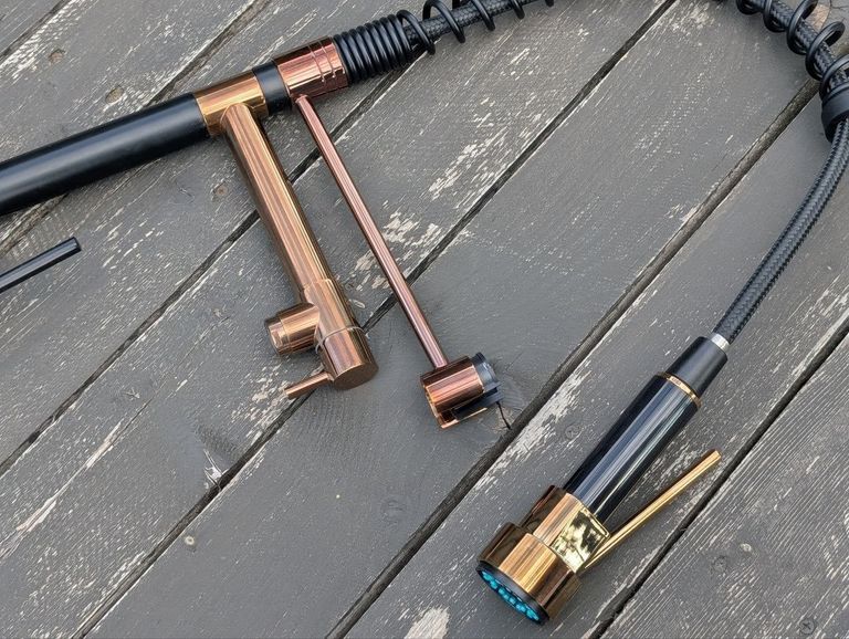 Акція! Шикарний одноважільний кухонний змішувач високого тиску, античне золото/чорний, поворотний з висувним розпилювачем. Новий Код:null. Зображення 7