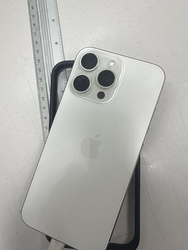 Оголошення Apple iPhone 15 Pro Max 256GB Dual SIM White Titanium (MU2P3) Б/У