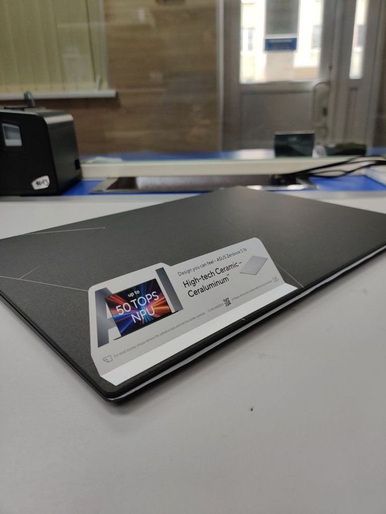 Купити Asus um5606w/amd ryzen ai 9365-5.0ghz/ram24gb/ssd1tb/radeon880m Б/У