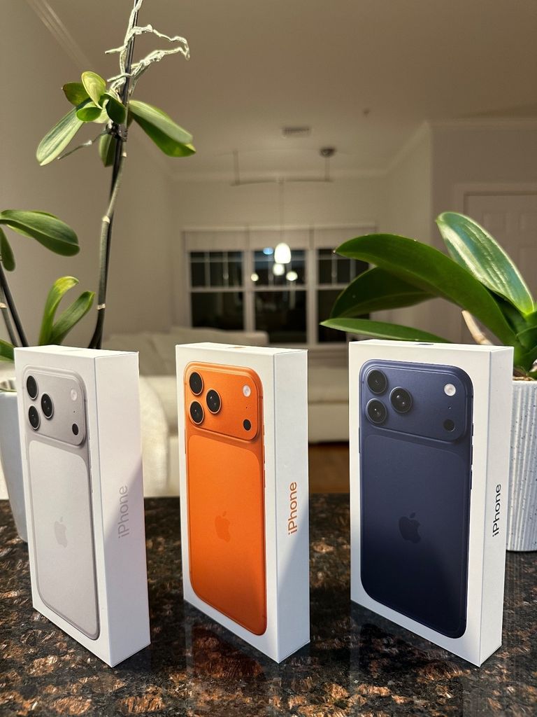 Apple iPhone 17 Pro Max 2TB Dual SIM Cosmic Orange (MG0G4) Код:null. Зображення 4