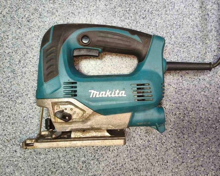 Купити Makita JV0600K Б/У