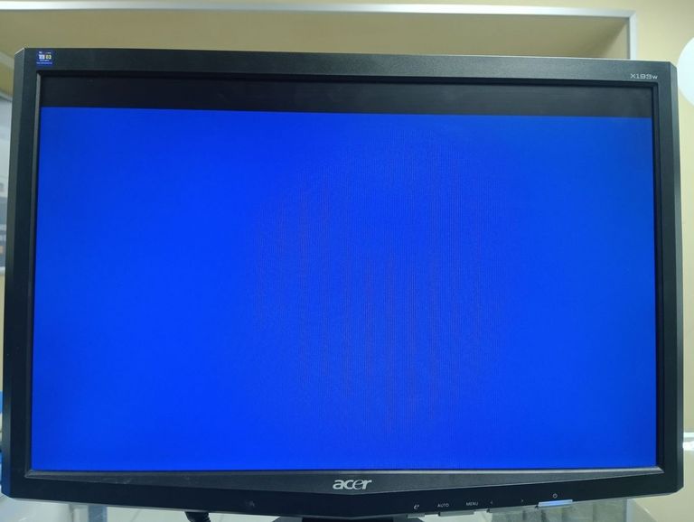 Дешиво Acer x193w с ломбарда