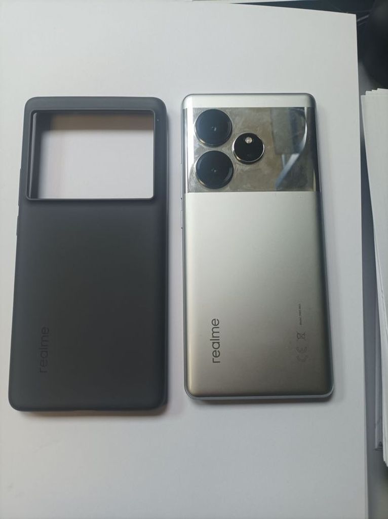 Купить Realme gt6 12/256gb Б/У