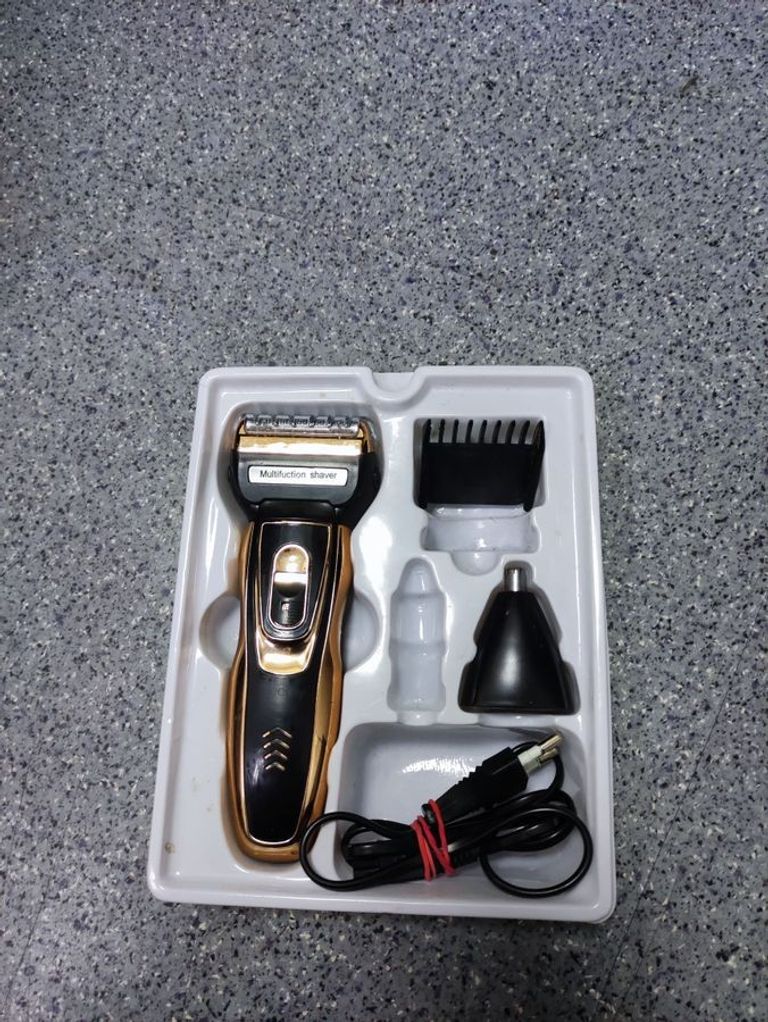 Дешево Gemei gm 595 + триммер з ломбарду