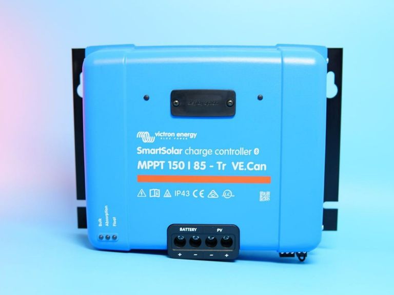 Купить SmartSolar MPPT 150/85-Tr VE.Can Bluetooth SCC115085411 Victron Energy 150В 85А Б/У