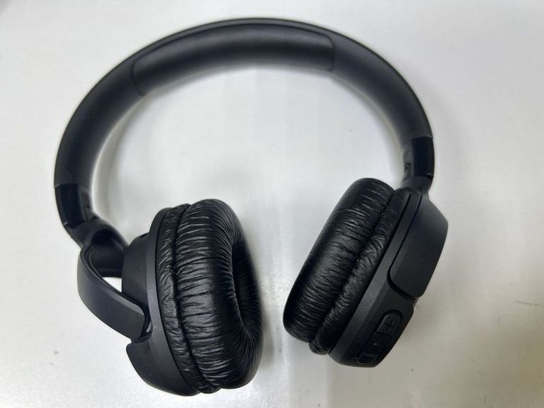 Купити Jbl tune 520bt Б/У