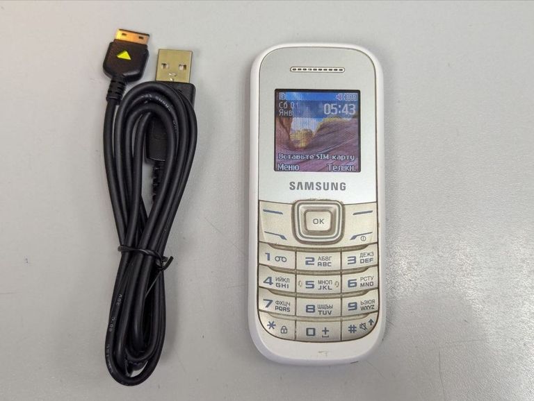 Купити Samsung E1200 (White) Б/У