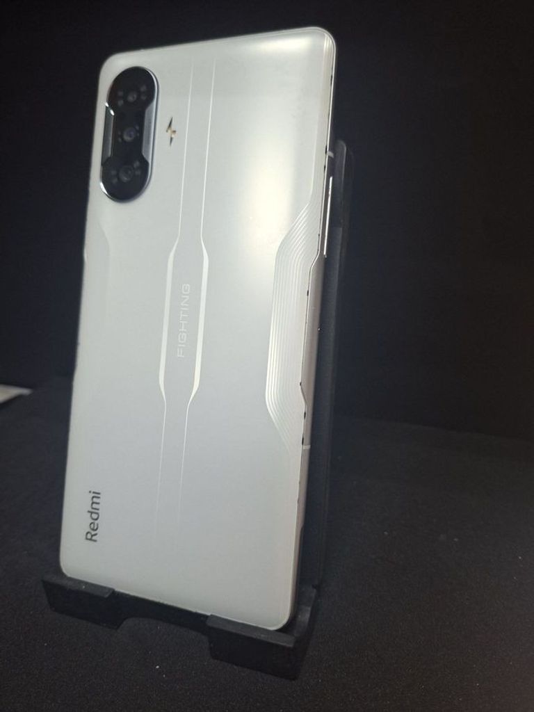 Купити Xiaomi redmi k40 gaming 12/256gb Б/У