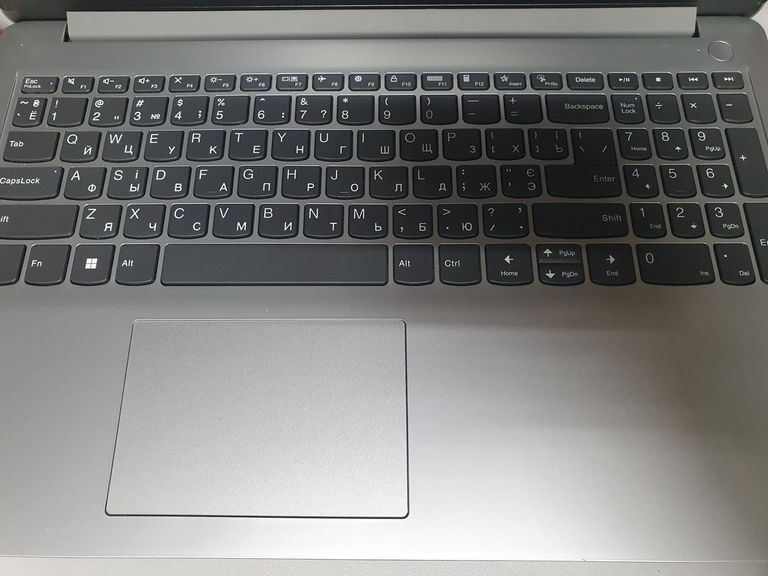 Оголошення Lenovo 15/ryzen 5 5500u ddr4/8gb ddr4/hdd *відсутній/ssd 480 gb/*інтегрована Б/У