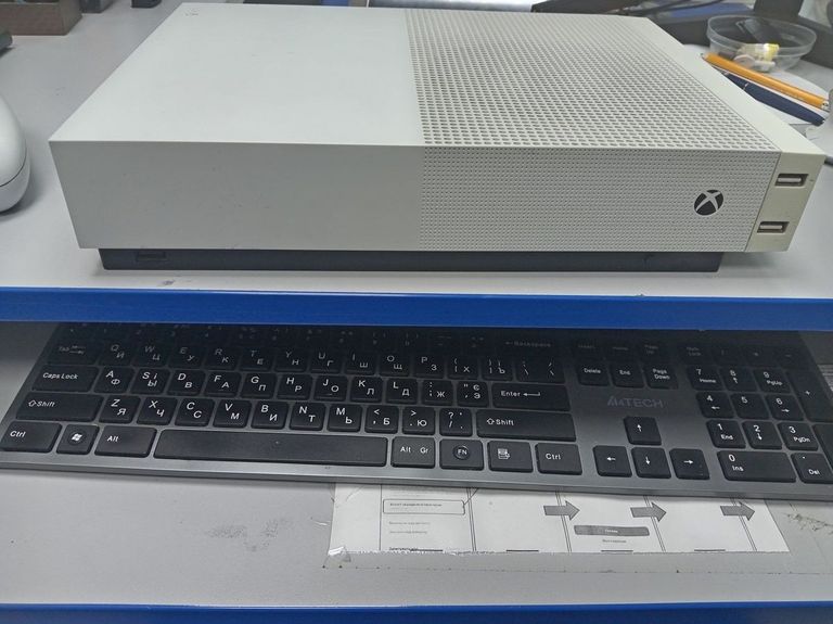 Дешево Microsoft Xbox One S 1TB з ломбарду