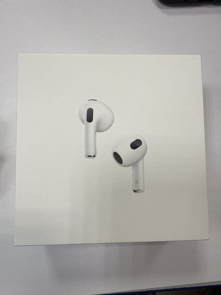 Дешево Apple airpods 3rd generation з ломбарду