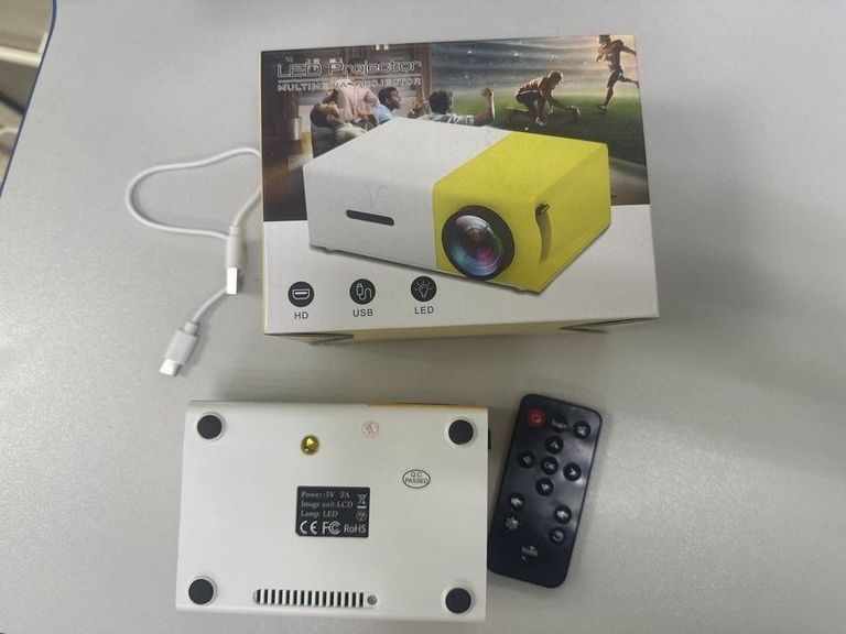 Купити Led Projector без моделі Б/У