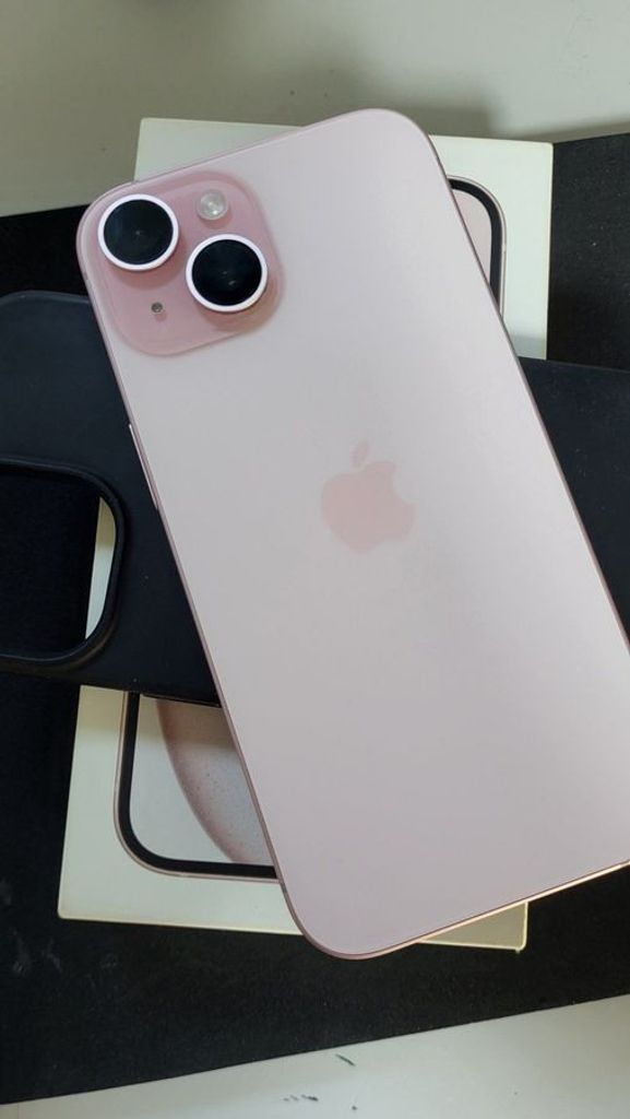 Купити Apple iPhone 15 128GB Green Б/У