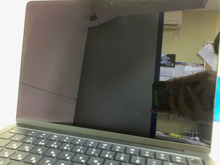 Дешево Apple macbook air 13.6/ m2 / ram 16gb/ ssd 256gb/ gpu 8 core з ломбарду