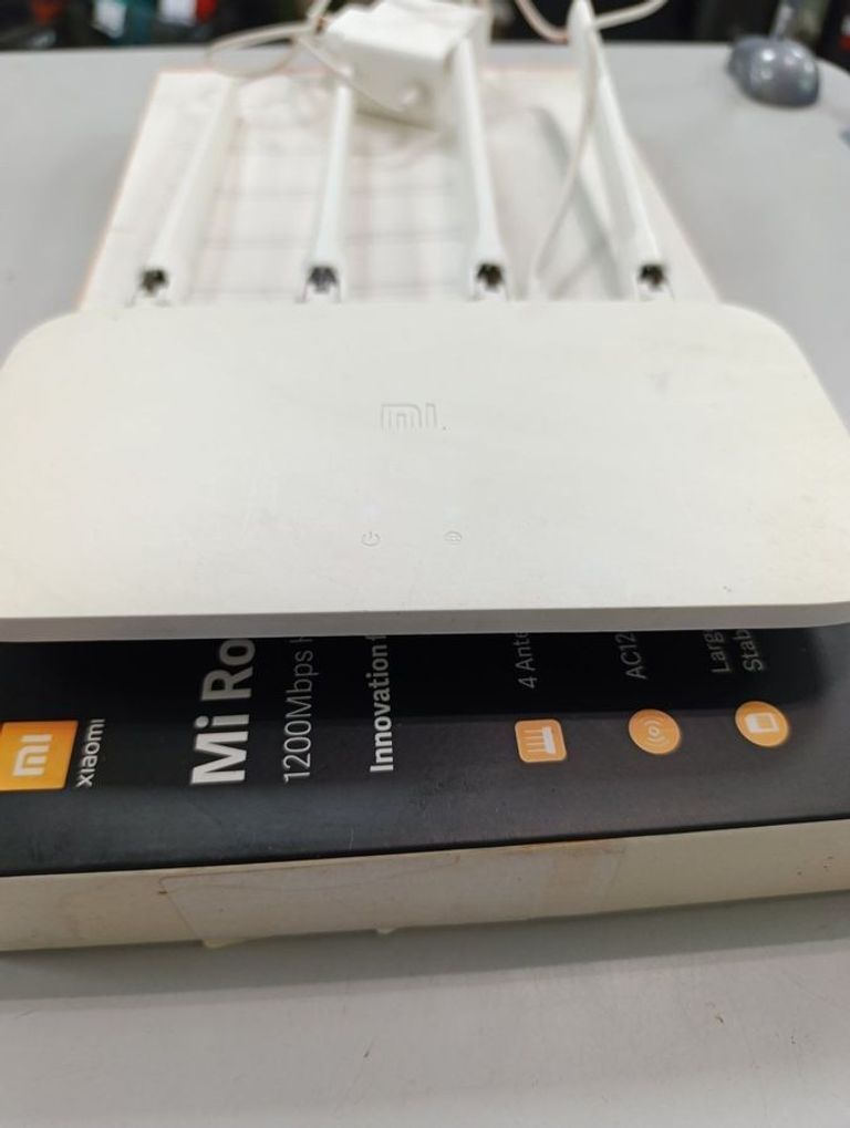 Дешиво Xiaomi Mi WiFi Router 4A Gigabit Edition Global Version (DVB4224GL) с ломбарда