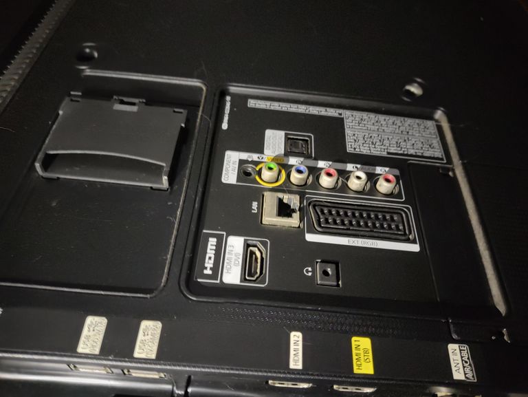 Дешево Samsung UE32F4500AK з ломбарду