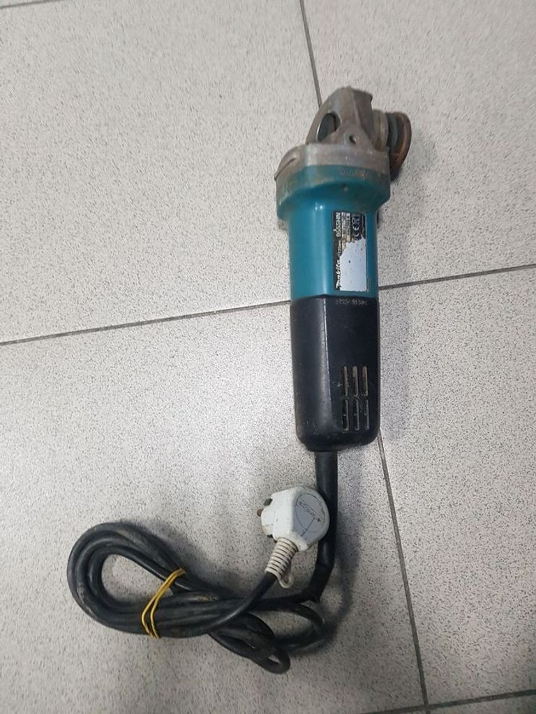 Оголошення Makita 9555hn Б/У