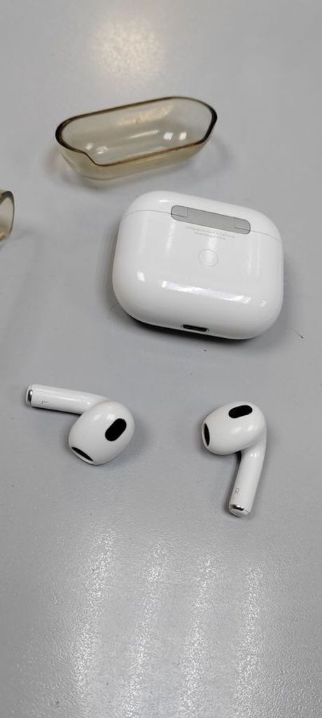 Дешево Apple airpods 3rd generation з ломбарду