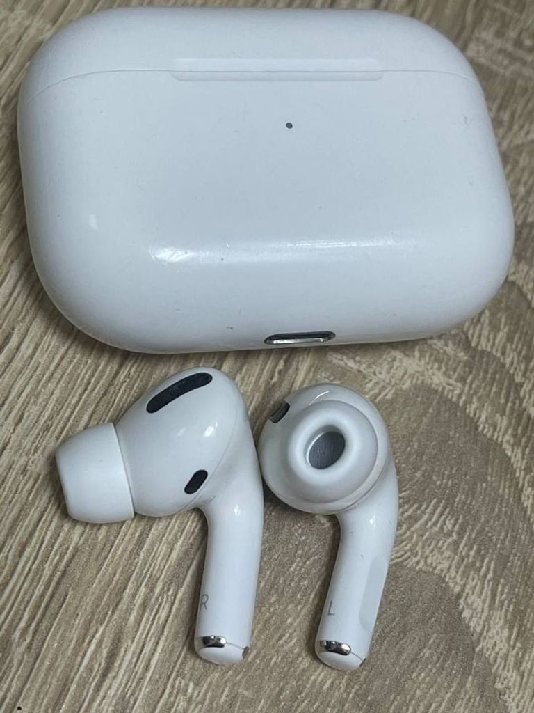 Купити Apple AirPods Pro (MWP22) Б/У