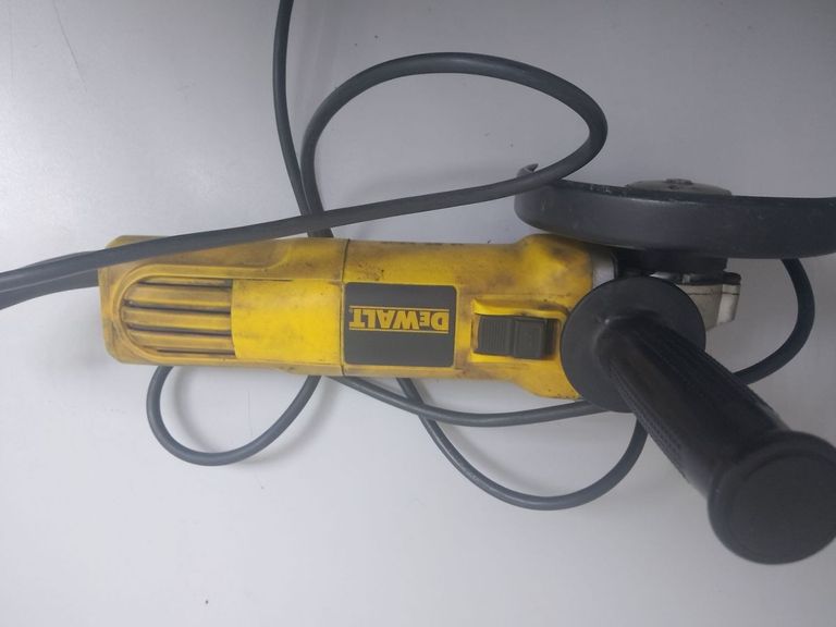 Дешево Dewalt DWE4117 з ломбарду