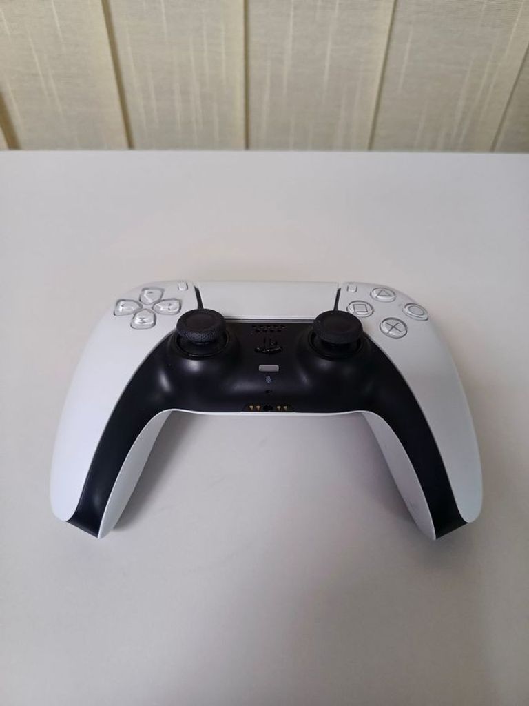 Дешево Sony DualSense Black з ломбарду