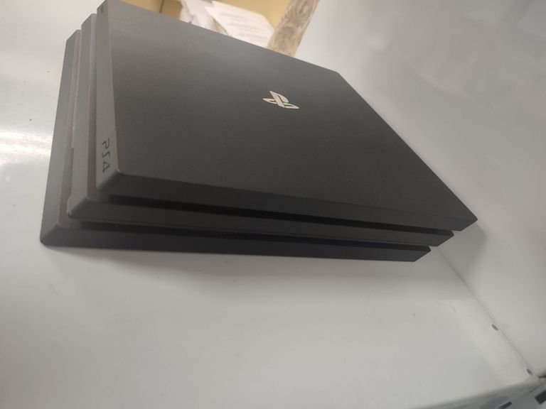 Дешево Sony playstation 4 pro з ломбарду