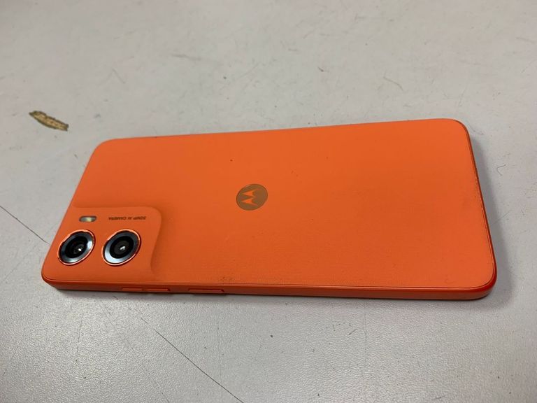 Дешево Motorola moto g06 4g 4/64gb tendril з ломбарду