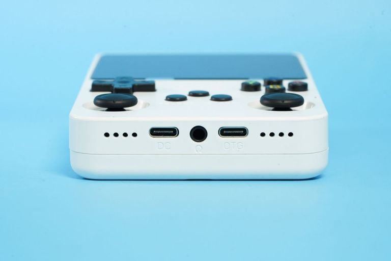 Game Console R36S linux 64 Gb White 15000 ігор Linux. Код:null. Зображення 7