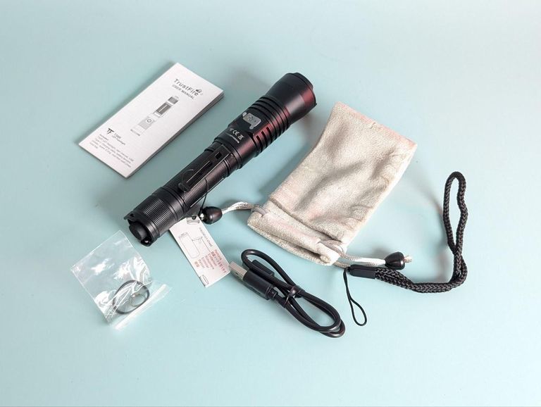 Дешево Ліхтар TrustFire T30R — потужний тактичний ліхтар із фокусуванням променя. Фонарь TrustFire T30R. з ломбарду