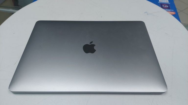 Дешево Apple macbook pro a2251 13,3"/ core i5 2,0ghz/ram16gb/ssd500gb/intel iris graphics з ломбарду