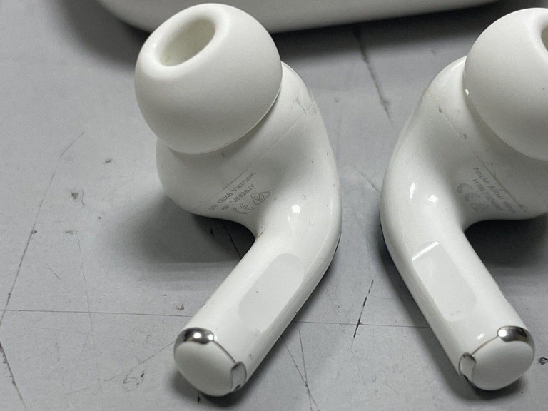 Дешиво Apple airpods pro 2nd generation with magsafe charging case usb-c с ломбарда