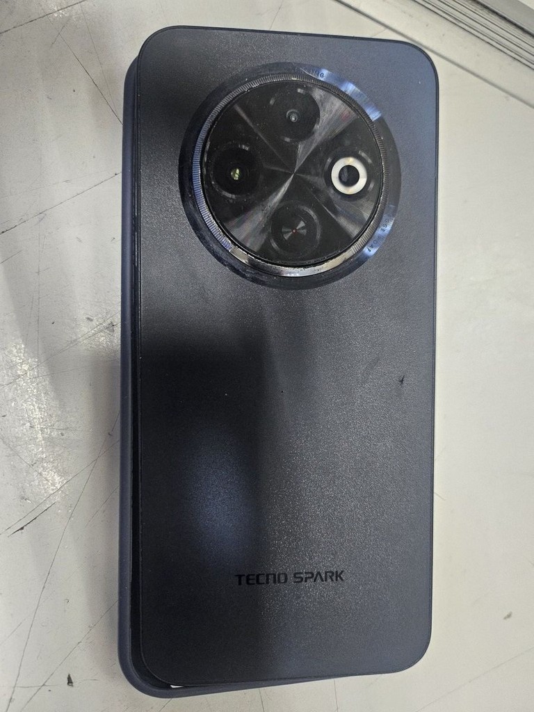 Дешиво Tecno spark 30c kl5n 8/256gb с ломбарда