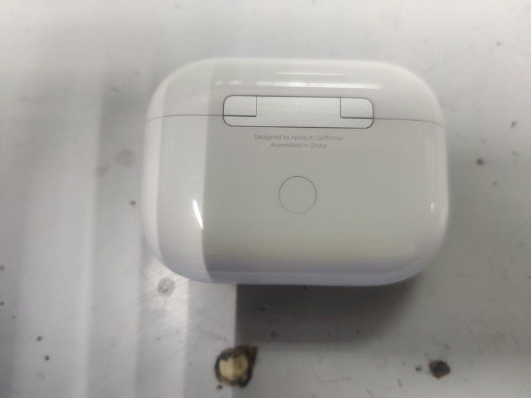 Купити Apple airpods pro 2nd generation with magsafe charging case usb-c Б/У
