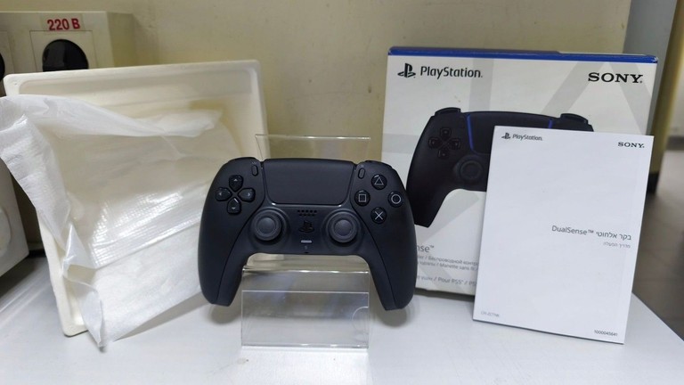 Купить Sony DualSense Black Б/У