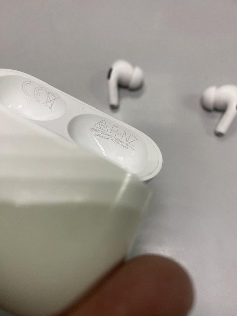 Дешиво Apple airpods pro 2nd generation with magsafe charging case usb-c с ломбарда