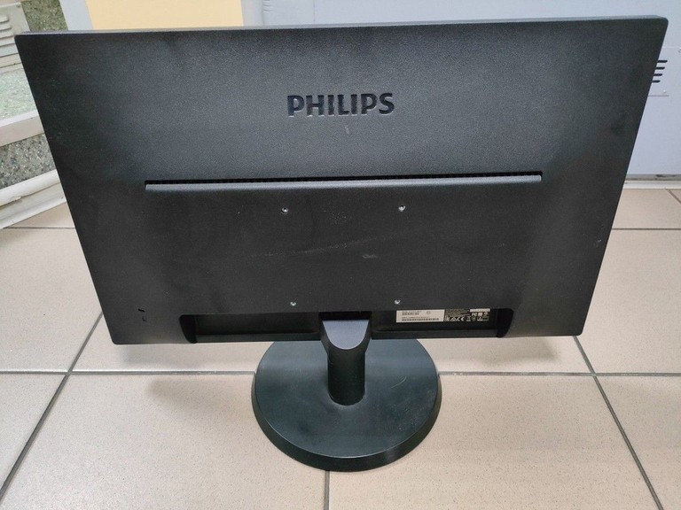 Оголошення Philips 223v5l Б/У