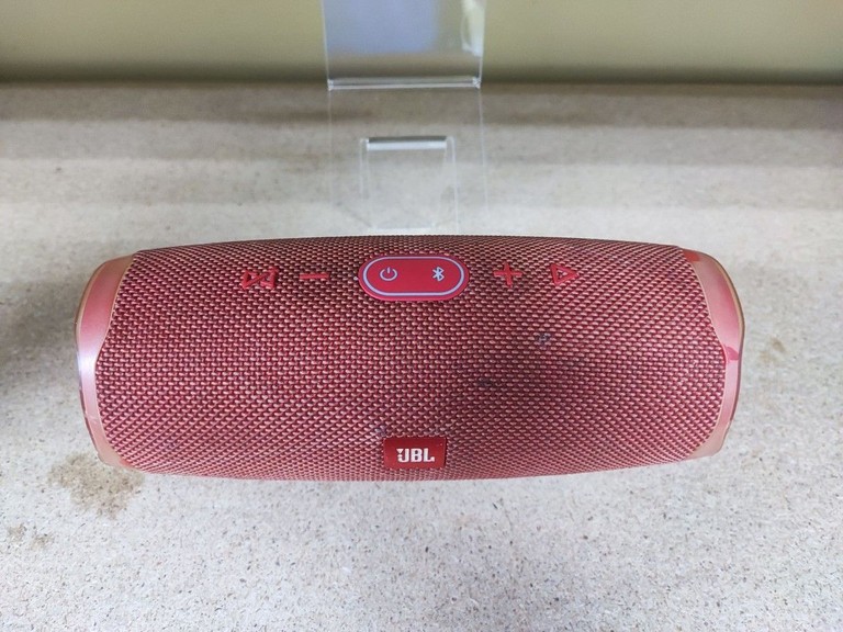 Оголошення Jbl charge 4 Б/У