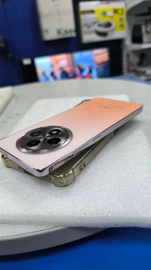 Oppo reno 12f 8/512gb cph2687 Код:01-201022550. Изображение 7