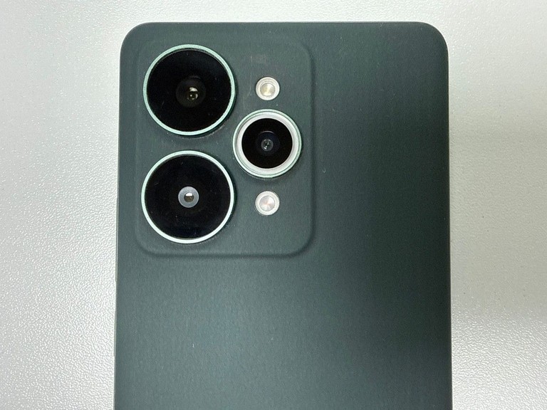 Дешево Realme 15 Pro 5G 12/512GB Flowing Silver з ломбарду