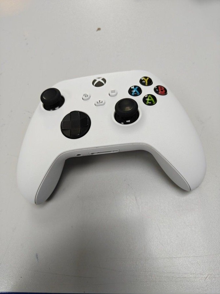 Оголошення Microsoft Xbox Series X | S Wireless Controller Robot White (QAS-00002, 889842611564) Б/У