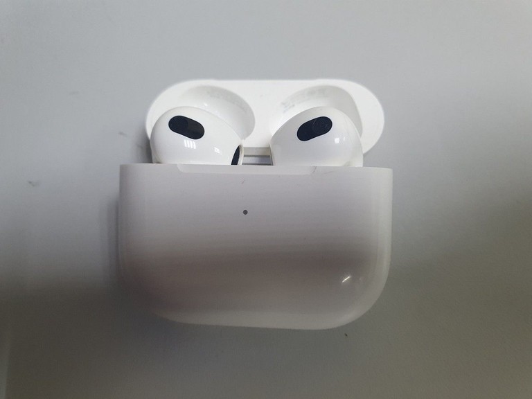 Купить Apple airpods 3rd generation Б/У