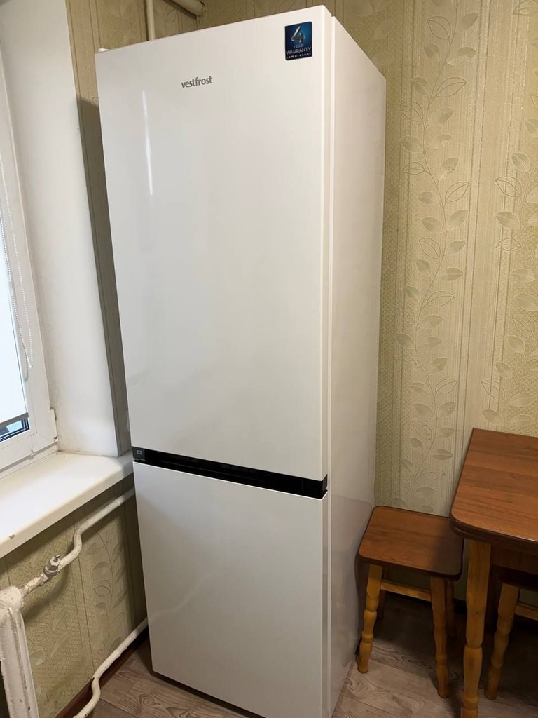 Купити Vestfrost CNF 186 W Б/У