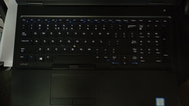 Оголошення Dell 15/core i5 6300u ddr3/8gb ddr3/hdd *відсутній/ssd 120 gb/*інтегрована Б/У