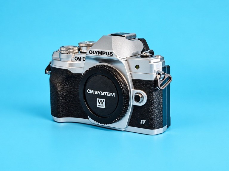 Оголошення Olympus OM-D E-M10 Mark IV kit Silver. Новий. Б/У
