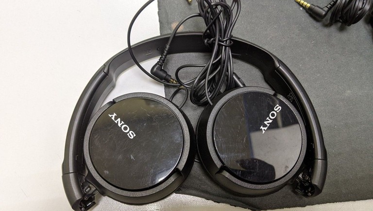 Дешево Sony mdr-zx110ap з ломбарду