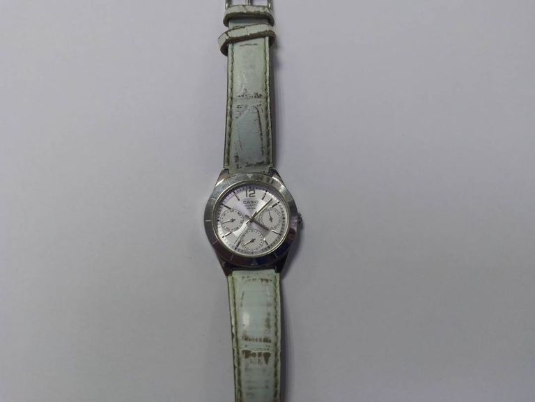 Дешево Casio Standard Analogue LTP-2069L-4AVEF з ломбарду