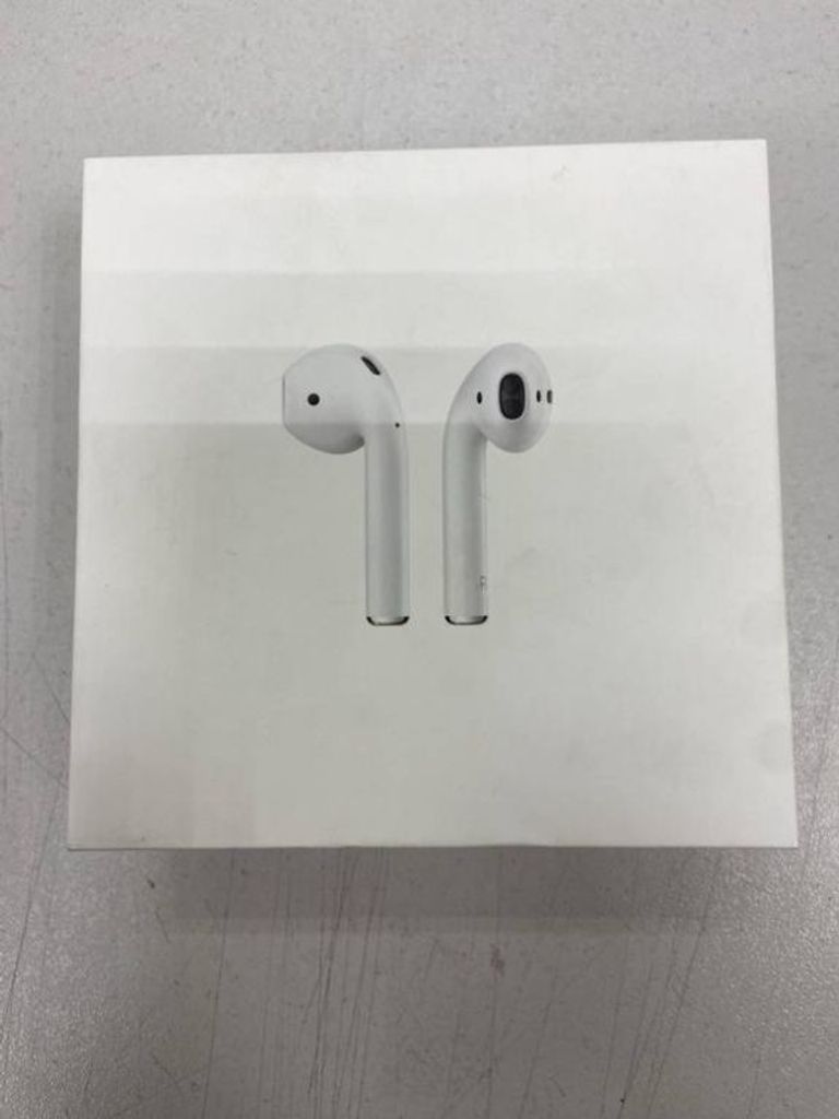 Apple airpods 2nd generation with charging case