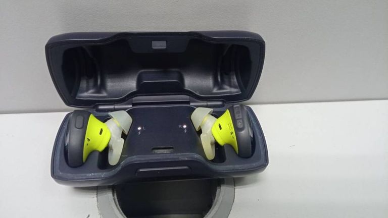 Купити Bose soundsport free Б/У