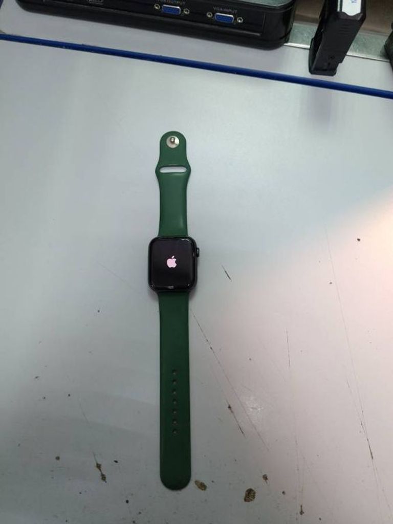 Apple watch se 44mm aluminum case