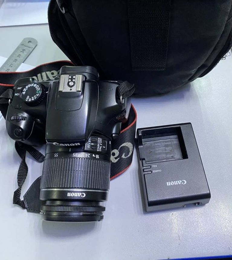 Купити Canon eos rebel t3 canon ef-s 18-55mm без автофокуса Б/У